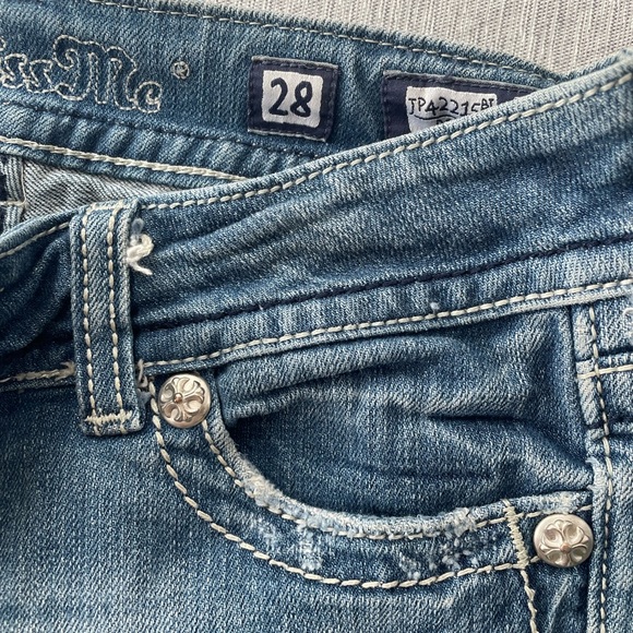 Size 28 Miss Me Jeans - Picture 2 of 3